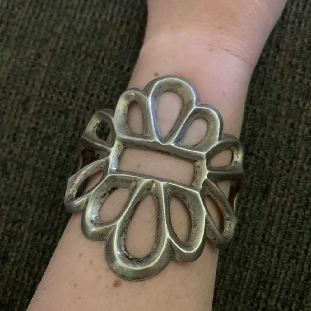 Vintage Sand Cast Cuff - Picture 3 of 7